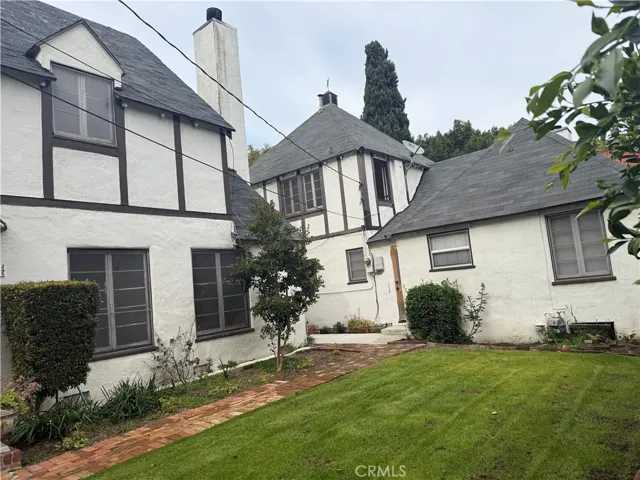 1437 Greenfield Avenue, Los Angeles, California 90025