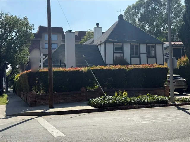 1437 Greenfield Avenue, Los Angeles, California 90025