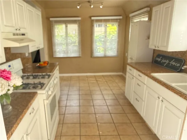 1437 Greenfield Avenue, Los Angeles, California 90025