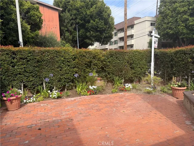 1437 Greenfield Avenue, Los Angeles, California 90025