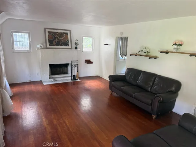 1437 Greenfield Avenue, Los Angeles, California 90025