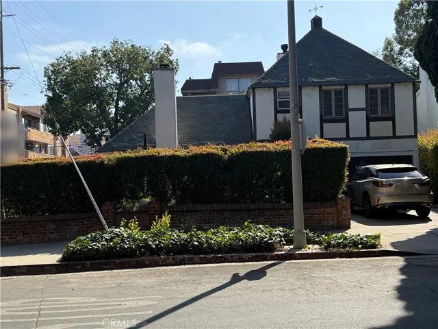 1437 Greenfield Avenue, Los Angeles, California 90025