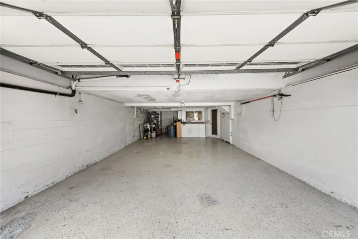 4 car tandem garage.