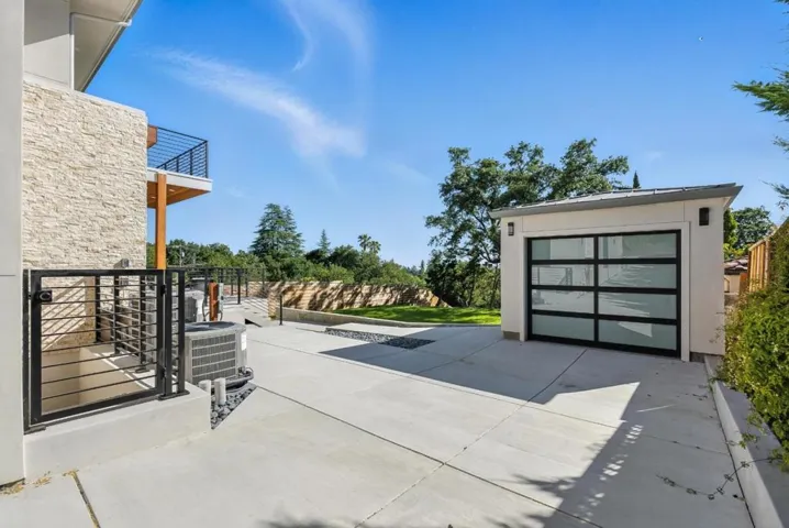 1127 Hillslope Place, Los Altos, California 94024