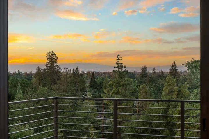 1127 Hillslope Place, Los Altos, California 94024