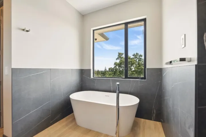 1127 Hillslope Place, Los Altos, California 94024