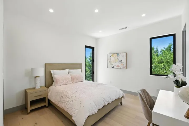 1127 Hillslope Place, Los Altos, California 94024
