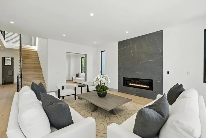 1127 Hillslope Place, Los Altos, California 94024