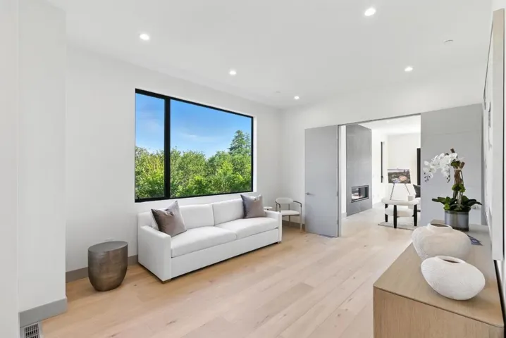 1127 Hillslope Place, Los Altos, California 94024