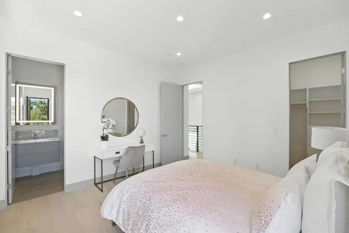 1127 Hillslope Place, Los Altos, California 94024