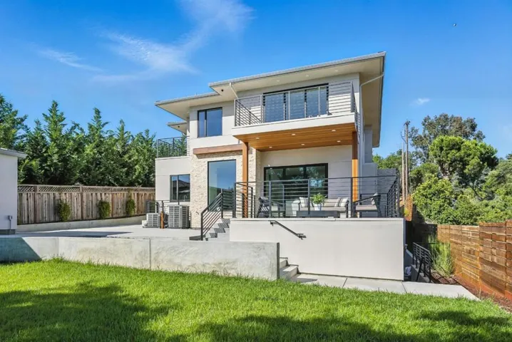 1127 Hillslope Place, Los Altos, California 94024