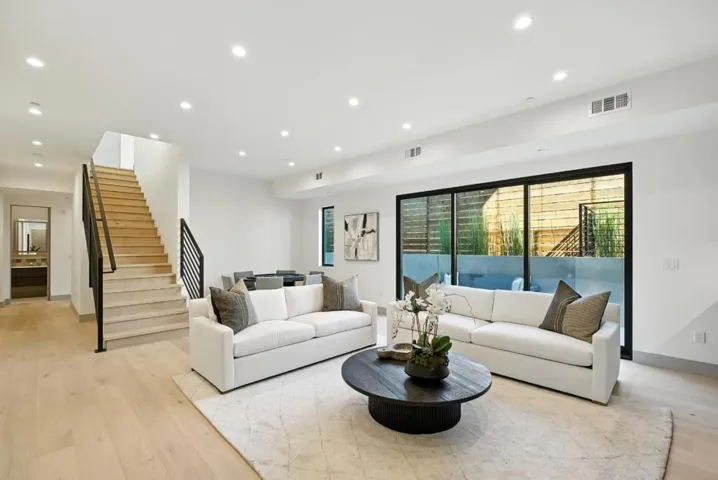 1127 Hillslope Place, Los Altos, California 94024