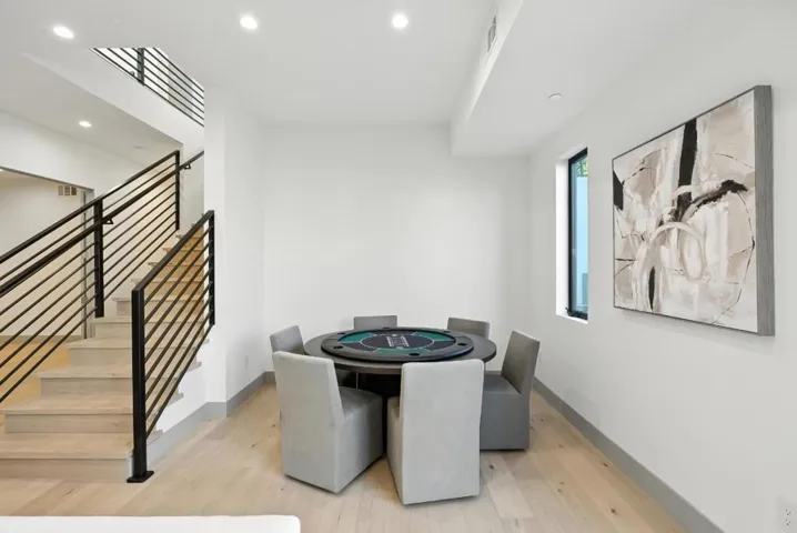 1127 Hillslope Place, Los Altos, California 94024