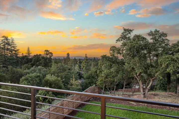 1127 Hillslope Place, Los Altos, California 94024