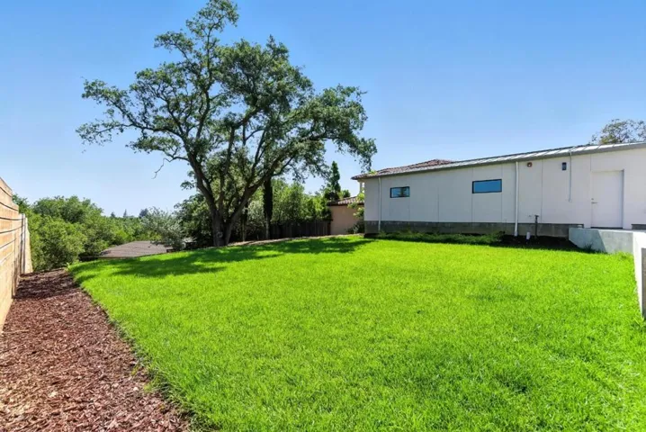 1127 Hillslope Place, Los Altos, California 94024