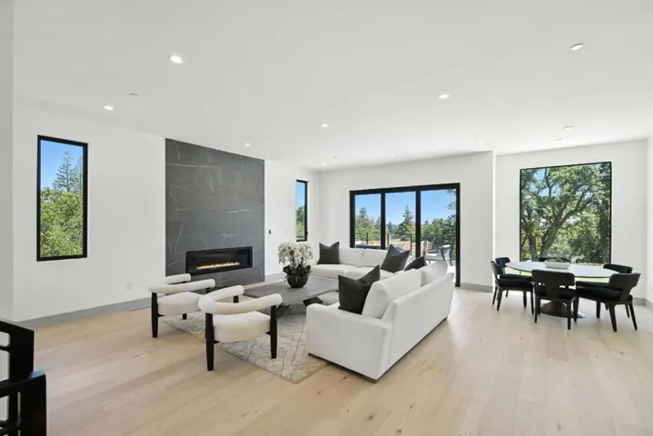 1127 Hillslope Place, Los Altos, California 94024