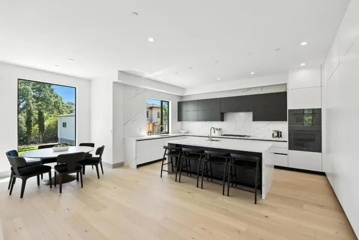 1127 Hillslope Place, Los Altos, California 94024