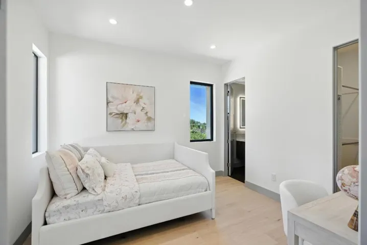 1127 Hillslope Place, Los Altos, California 94024