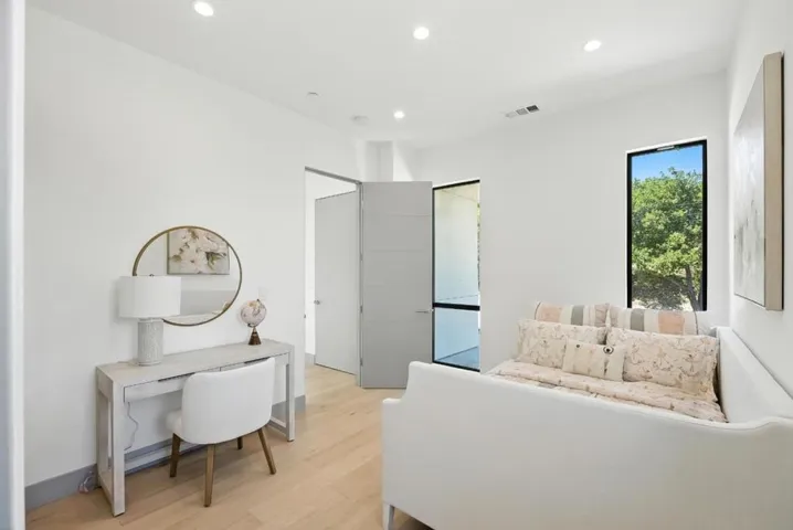 1127 Hillslope Place, Los Altos, California 94024