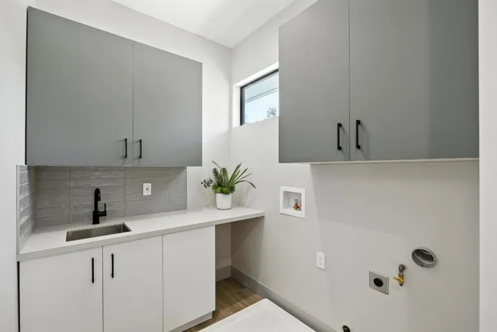 1127 Hillslope Place, Los Altos, California 94024