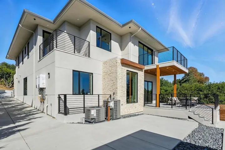1127 Hillslope Place, Los Altos, California 94024
