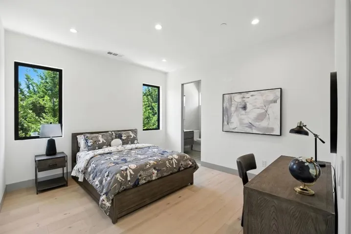 1127 Hillslope Place, Los Altos, California 94024