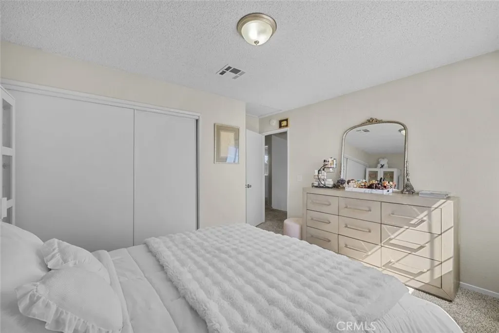 5389 Evergem Avenue, Palmdale, California 93552 home-pic-43