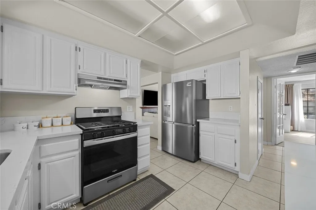 5389 Evergem Avenue, Palmdale, California 93552 home-pic-24