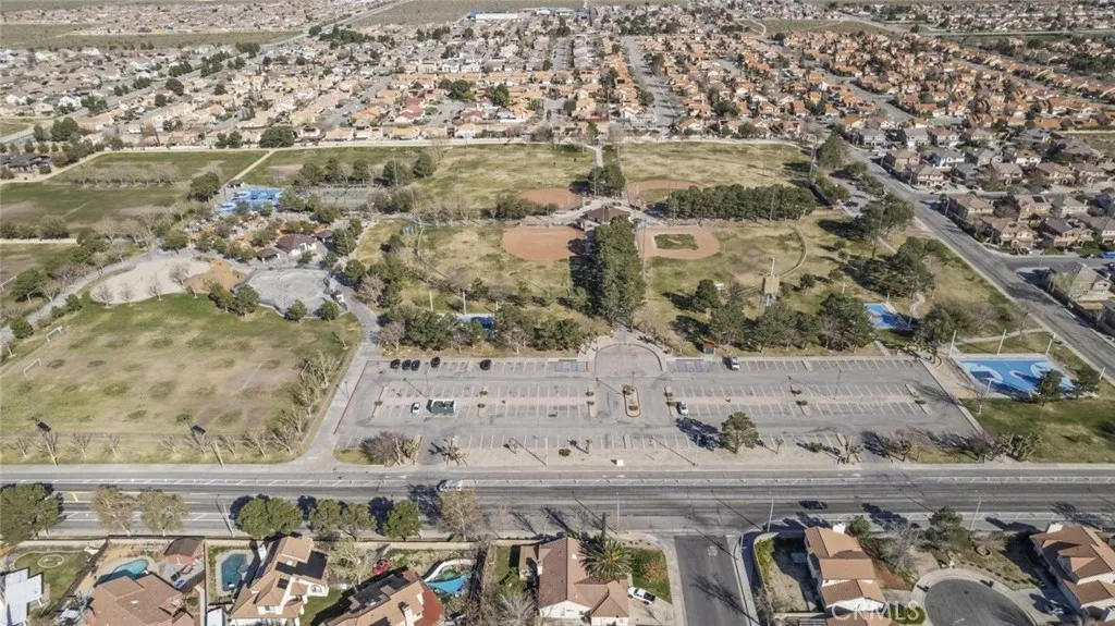 5389 Evergem Avenue, Palmdale, California 93552 home-pic-6
