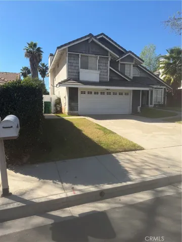 Front yard view.