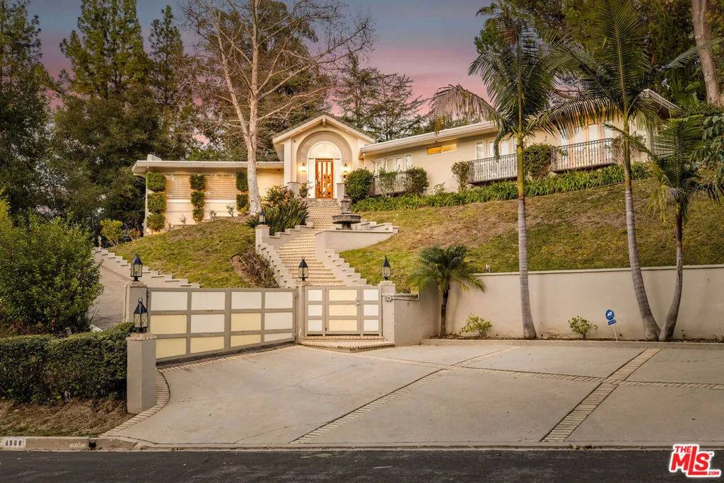 4968 Queen Florence Lane, Woodland Hills, California 91364 home-pic-1