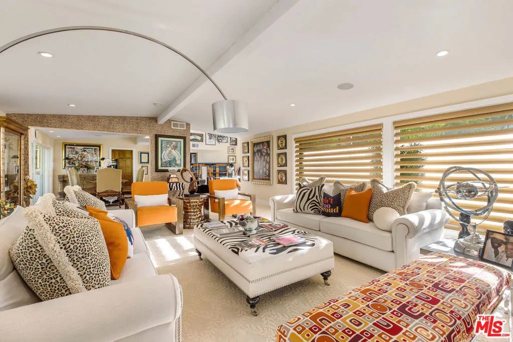 4968 Queen Florence Lane, Woodland Hills, California 91364 home-pic-11