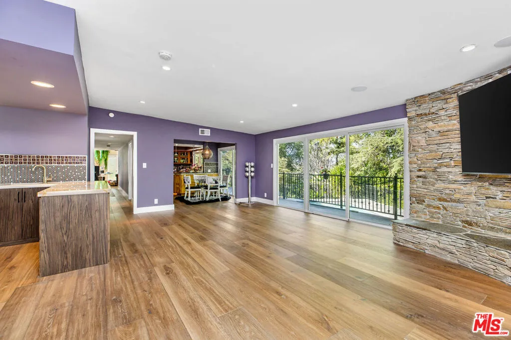 4968 Queen Florence Lane, Woodland Hills, California 91364 home-pic-15