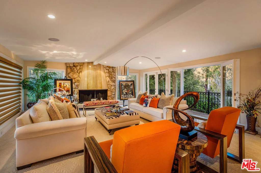 4968 Queen Florence Lane, Woodland Hills, California 91364 home-pic-9