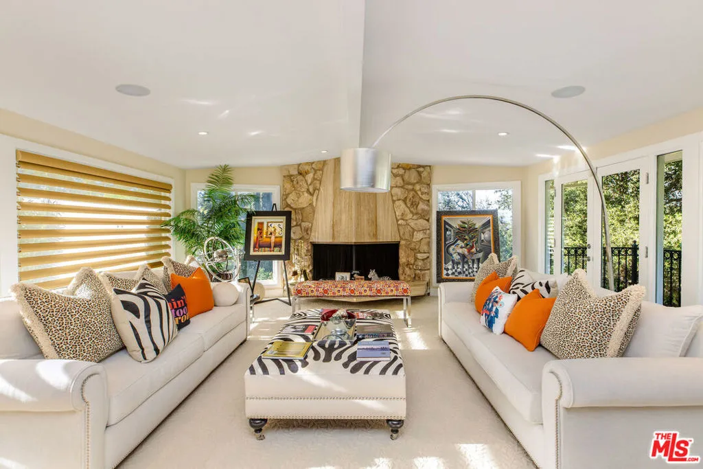 4968 Queen Florence Lane, Woodland Hills, California 91364 home-pic-6