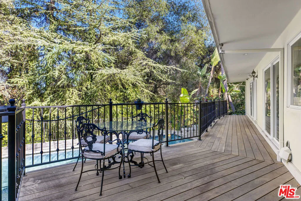 4968 Queen Florence Lane, Woodland Hills, California 91364 home-pic-27