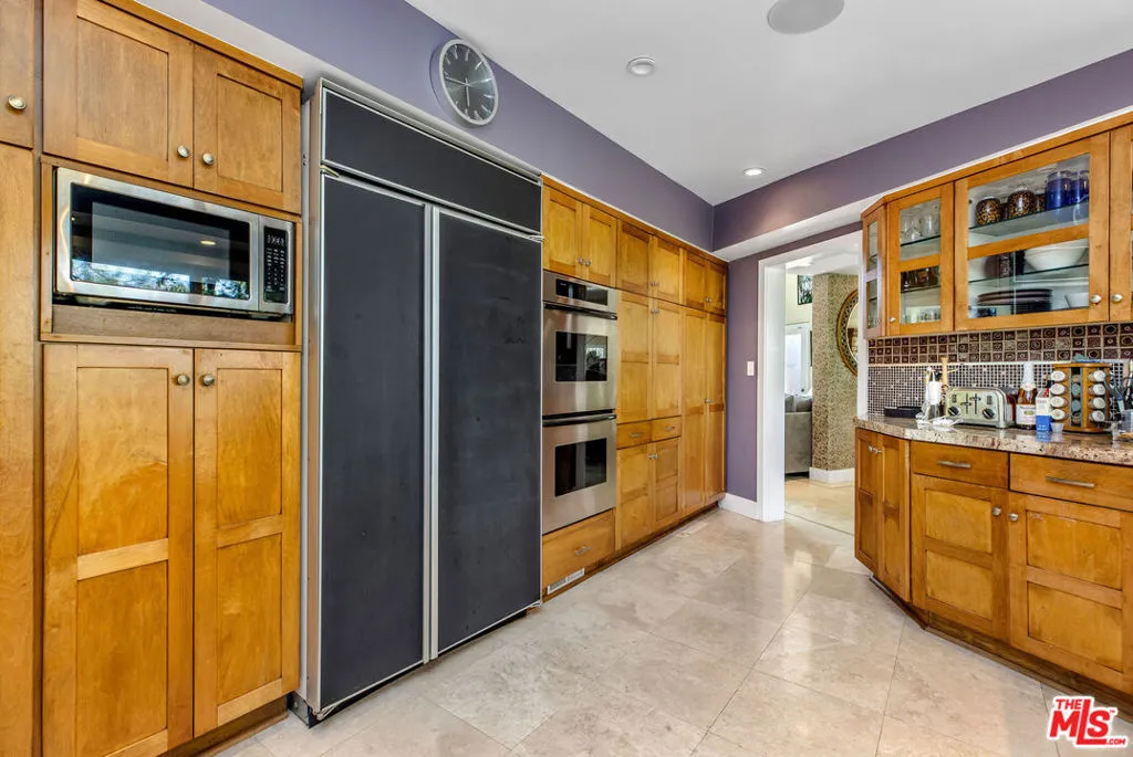 4968 Queen Florence Lane, Woodland Hills, California 91364 home-pic-13