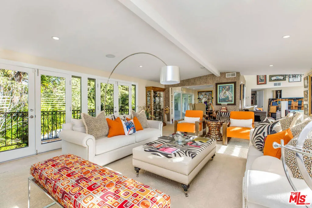 4968 Queen Florence Lane, Woodland Hills, California 91364 home-pic-5
