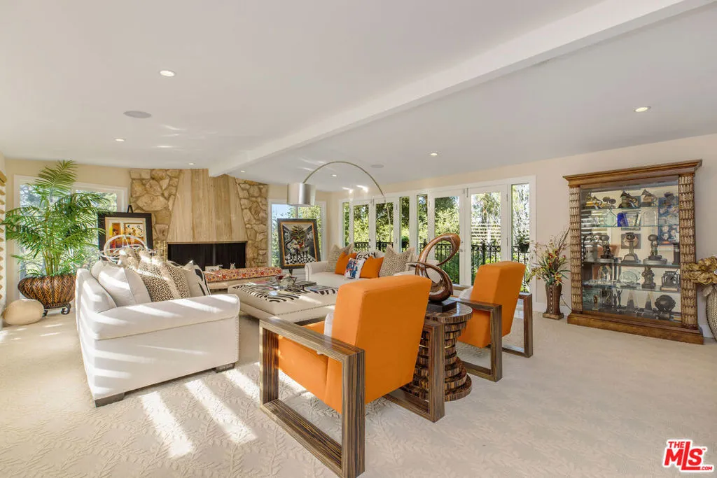 4968 Queen Florence Lane, Woodland Hills, California 91364 home-pic-10