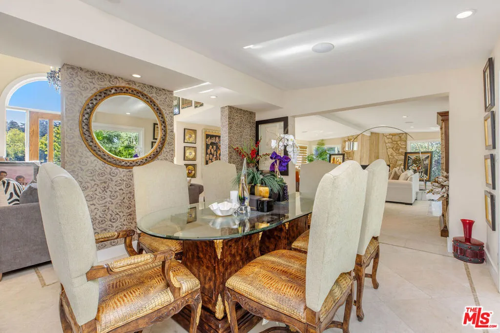 4968 Queen Florence Lane, Woodland Hills, California 91364 home-pic-8