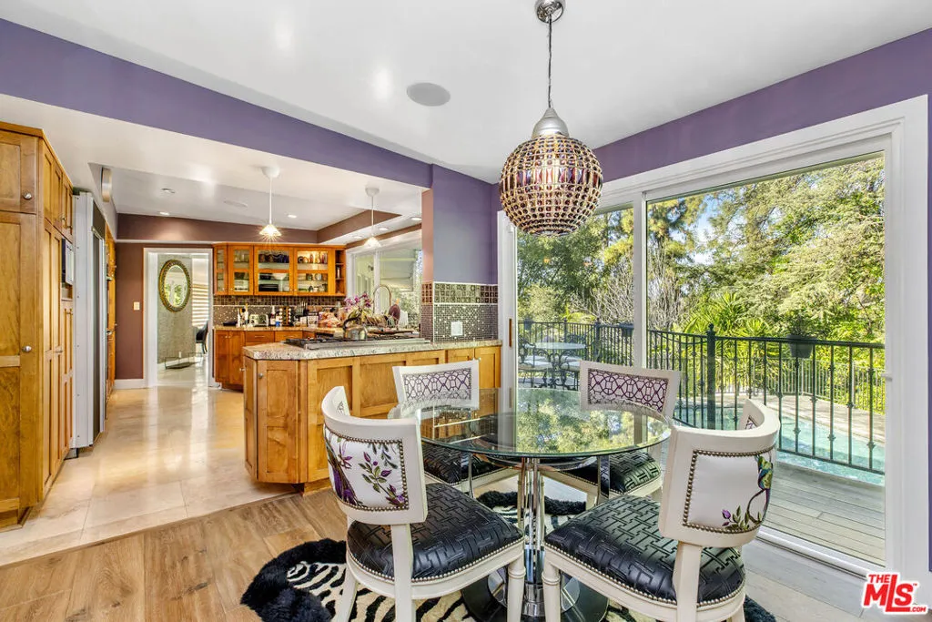 4968 Queen Florence Lane, Woodland Hills, California 91364 home-pic-17