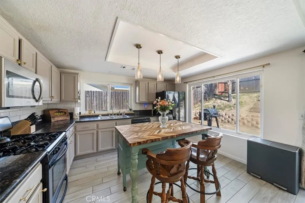 2544 Sunflower, San Bernardino, California 92407 home-pic-10