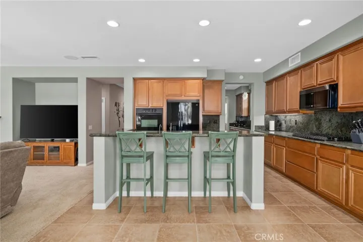 Bartop seating in Island