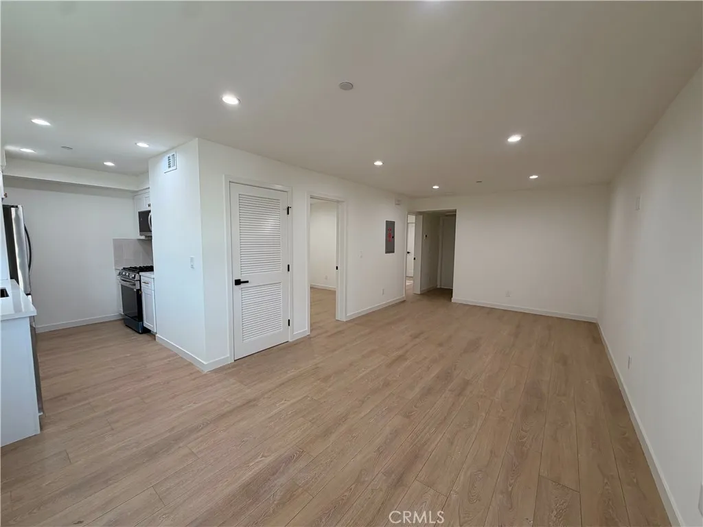 415 N La Fayette Park, Los Angeles, California 90026 home-pic-16
