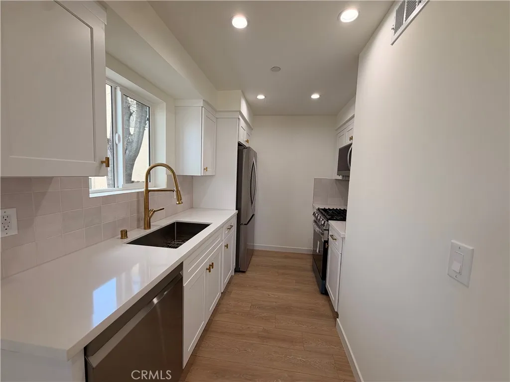 415 N La Fayette Park, Los Angeles, California 90026 home-pic-19
