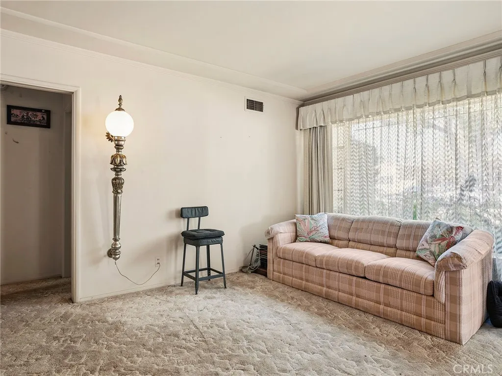 236 W Providencia Avenue, Burbank, California 91502 home-pic-10