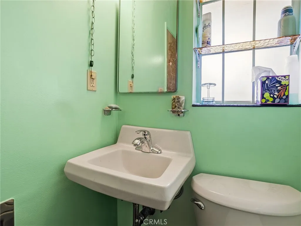 236 W Providencia Avenue, Burbank, California 91502 home-pic-22