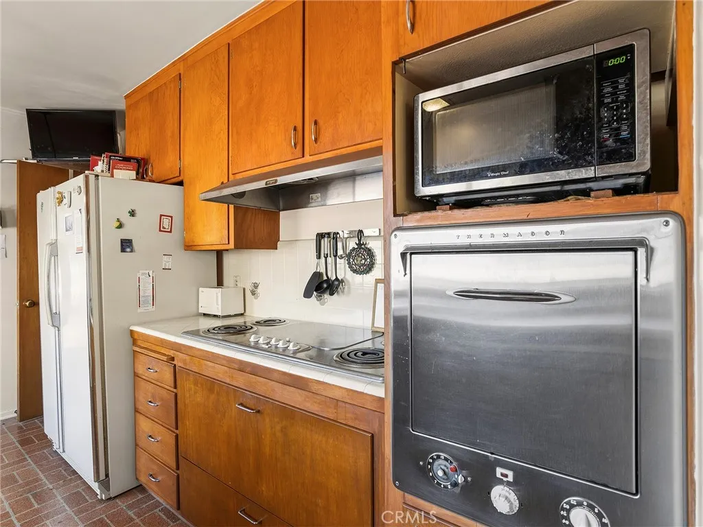 236 W Providencia Avenue, Burbank, California 91502 home-pic-4