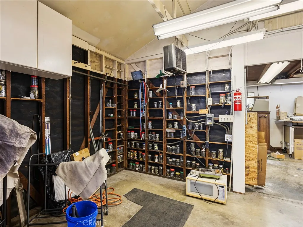 236 W Providencia Avenue, Burbank, California 91502 home-pic-29