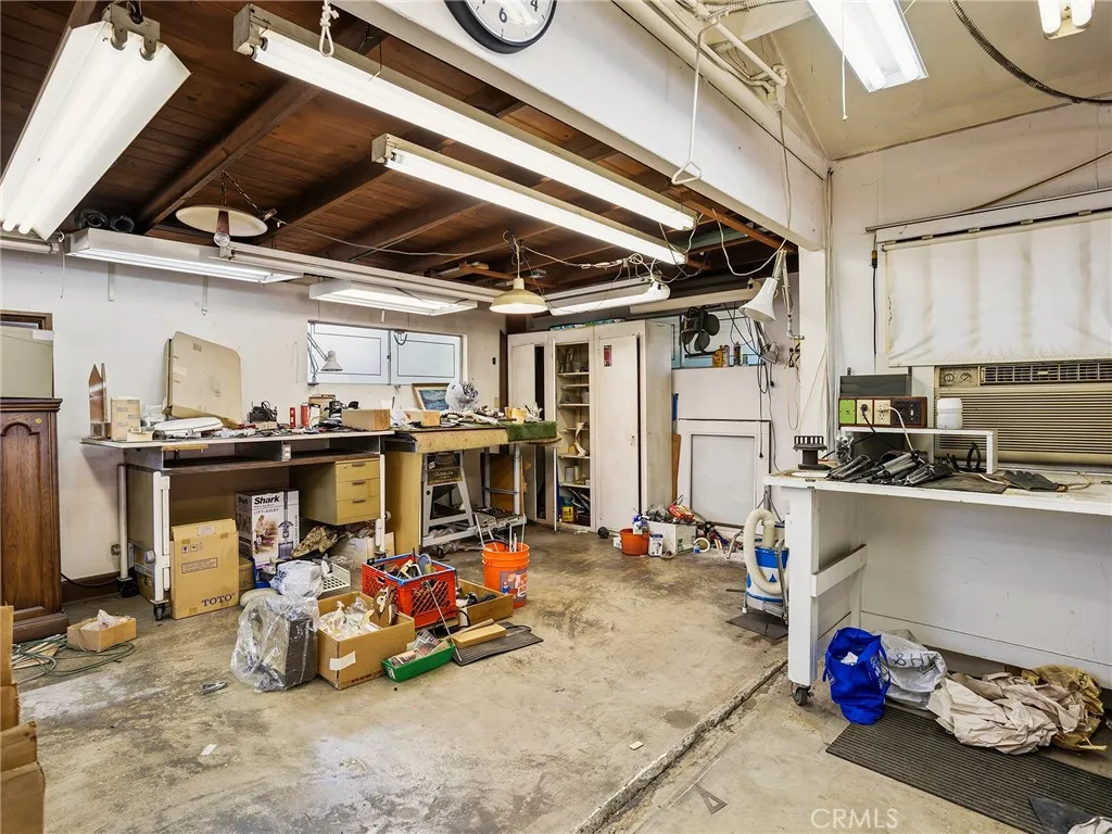 236 W Providencia Avenue, Burbank, California 91502 home-pic-30